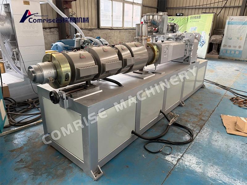 การทดสอบเครื่องท่อสี่ท่อ PVC เสร็จสิ้นแล้ว เครื่องทำงานได้ดี การทดสอบเครื่องท่อสี่ท่อ PVC เสร็จสิ้นแล้ว เครื่องทำงานได้ดี